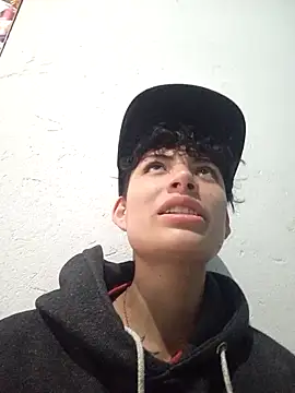 Owen tomboy online show from November 3, 2025, 8:34 pm