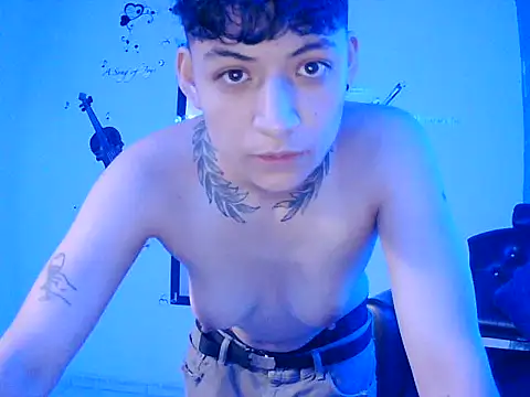 Owen tomboy online show from November 15, 2025, 4:44 pm