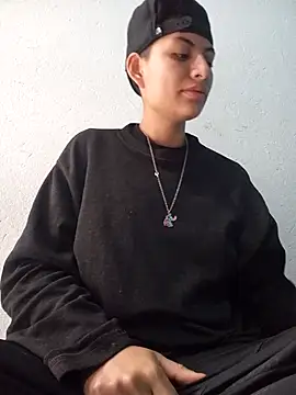 Owen tomboy online show from October 18, 2025, 3:14 pm