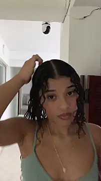 pequitasmedusa9 online show from November 29, 2025, 7:47 pm