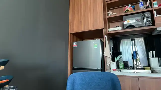 Miravynn online show from March 1, 2026, 8:25 am