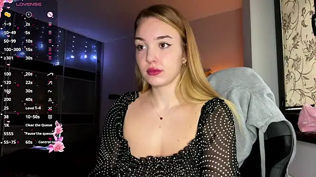 EvaCarter1 online show from November 11, 2025, 10:10 am