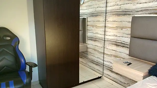 Lovers 21 online show from December 15, 2025, 3:34 am