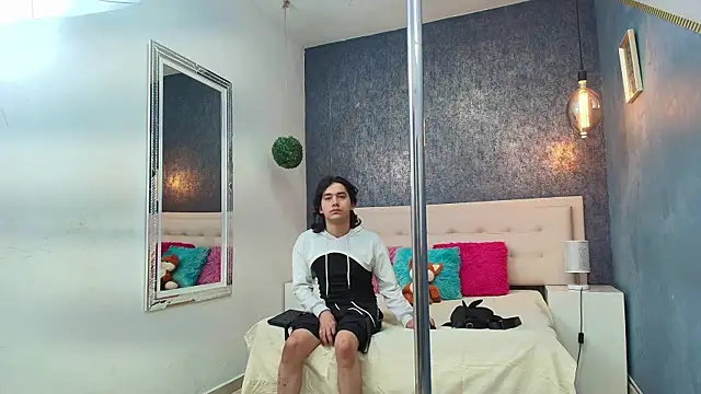 Lovers 21 online show from May 31, 2026, 4:07 am