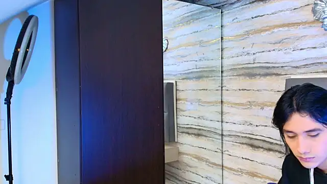 Lovers 21 online show from November 7, 2025, 4:39 am