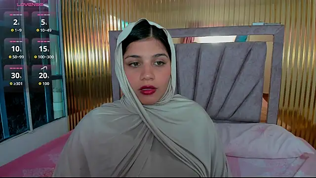 Amyra Rasi online show from November 17, 2025, 7:29 pm