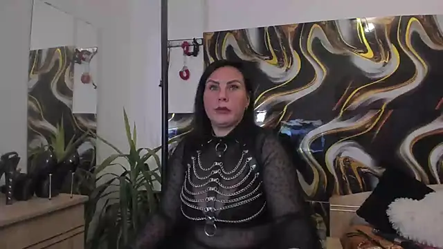 MissAidaDevine online show from October 2, 2025, 7:50 pm