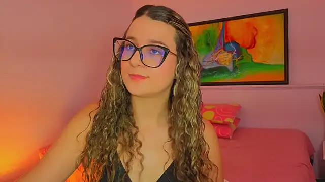 Snapshot of katiaa_lovv chatting on May 6, 2026, 3:27 pm katiaa lovv online show from May 6, 2026, 3:27 pm