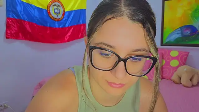 Snapshot of katiaa_lovv chatting on June 3, 2026, 12:06 pm katiaa lovv online show from June 3, 2026, 12:06 pm