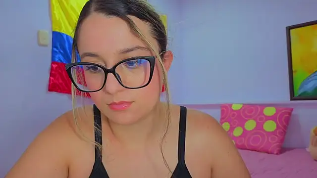 Snapshot of katiaa_lovv chatting on June 4, 2026, 7:40 pm katiaa lovv online show from June 4, 2026, 7:40 pm