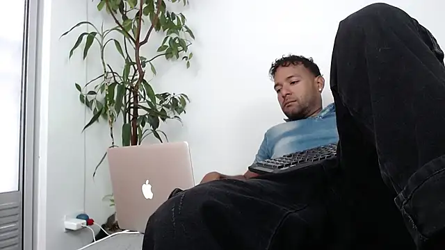Orlando horny online show from September 29, 2025, 10:15 pm
