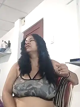 MEYBELLATINA online show from February 16, 2026, 9:13 pm