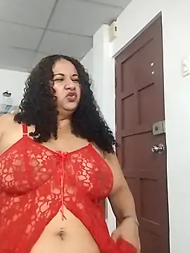 MEYBELLATINA online show from February 11, 2026, 9:47 pm