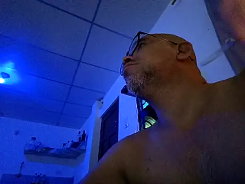 ANTHONYHOTT69 online show from April 1, 2026, 10:07 pm