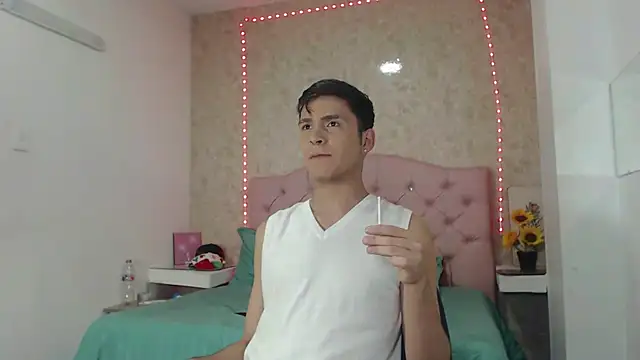 Aaron Foxxx online show from December 2, 2025, 7:15 pm