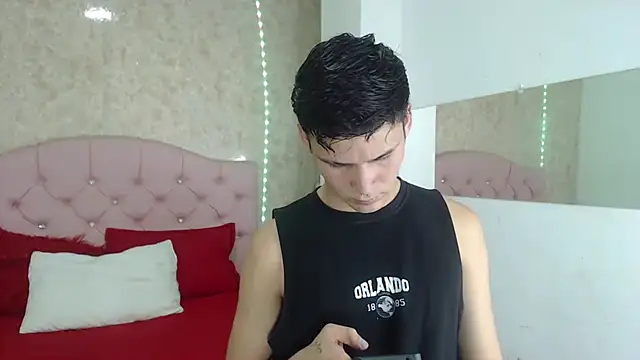 Aaron Foxxx online show from December 4, 2025, 9:25 pm