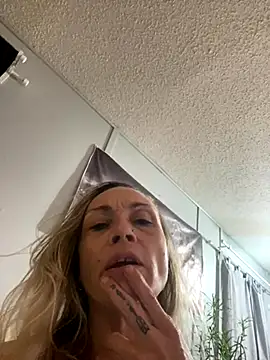 vixen eyes online show from September 26, 2025, 12:56 pm