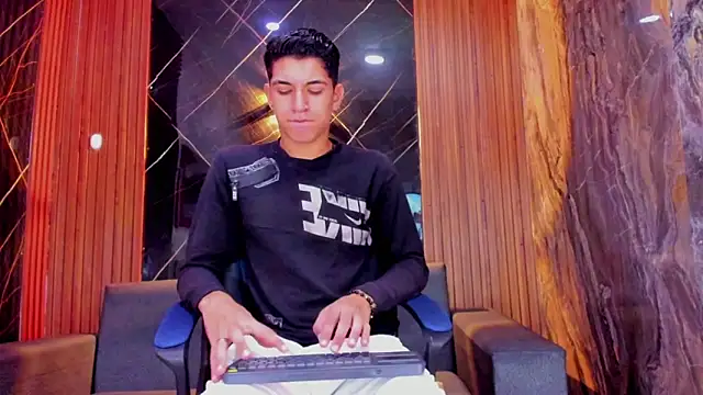 Stiben boy online show from November 9, 2025, 3:43 am