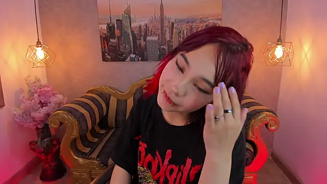 Megane whitte online show from October 10, 2025, 3:29 am