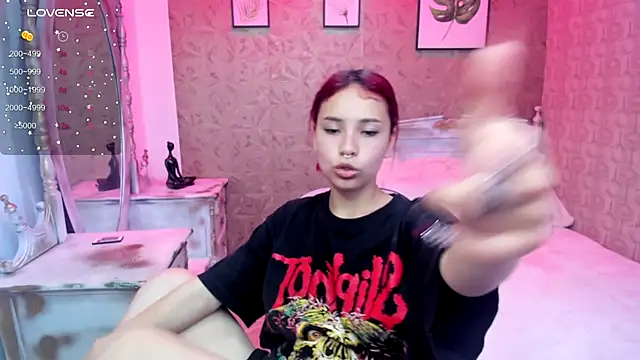 Megane whitte online show from December 5, 2025, 7:12 pm