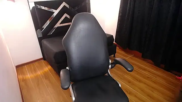 MarianaRojas  online show from December 20, 2025, 3:42 am