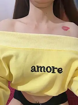 Quynhbabysexy online show from April 17, 2026, 6:05 am