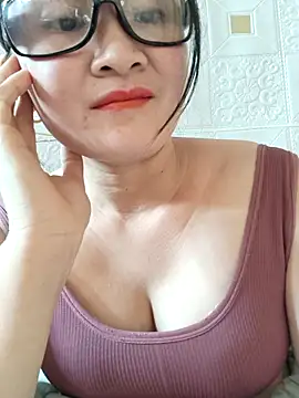 Snapshot of Paul-paul11 chatting on December 15, 2025, 9:04 am Paul-paul11 online show from December 15, 2025, 9:04 am