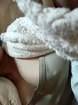 Snapshot of Paul-paul11 chatting on December 5, 2025, 2:32 am Paul-paul11 online show from December 5, 2025, 2:32 am