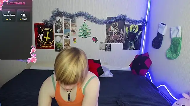 Cattie w  online show from January 13, 2026, 1:20 am