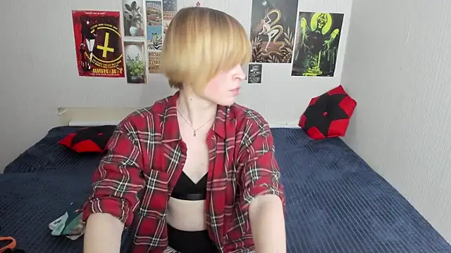 Cattie w  online show from March 6, 2026, 1:11 am