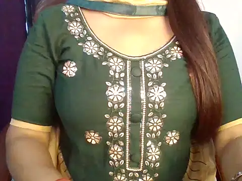 LOVELY SUKOON online show from October 2, 2025, 4:27 am