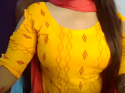LOVELY SUKOON online show from October 3, 2025, 4:47 am