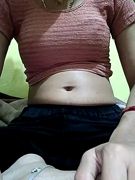 misskomal97 online show from October 31, 2025, 6:37 pm