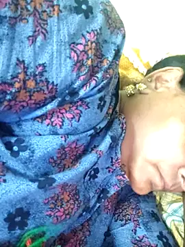 navyasree143 online show from April 17, 2026, 12:57 am