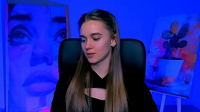 JuneWoods online show from December 5, 2025, 12:37 pm