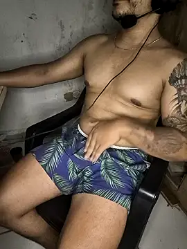 Snapshot of gtzmoreno chatting on February 16, 2026, 5:28 am gtzmoreno online show from February 16, 2026, 5:28 am