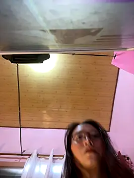 pinayscarlet online show from November 17, 2025, 7:23 am