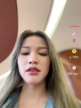 Snapshot of sharony_x chatting on July 15, 2026, 6:31 am sharony x online show from July 15, 2026, 6:31 am