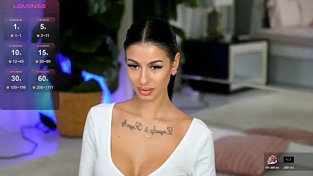 EvaAmanti online show from October 29, 2025, 5:39 am