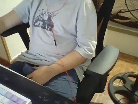 Snapshot of sebas_sexo_goloso chatting on October 3, 2025, 12:50 pm sebas sexo goloso online show from October 3, 2025, 12:50 pm