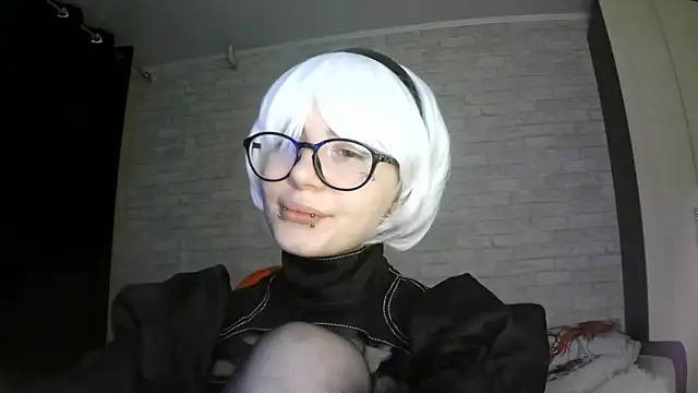 MernaGoggin online show from October 25, 2025, 9:15 pm