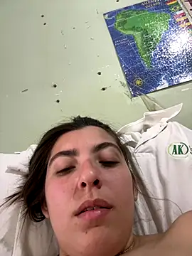 Snapshot of larj021bb chatting on November 13, 2025, 4:00 pm larj021bb online show from November 13, 2025, 4:00 pm