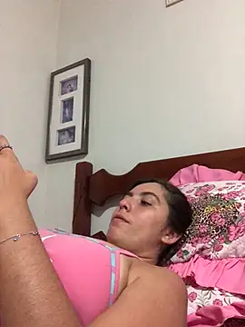 Snapshot of larj021bb chatting on February 24, 2026, 11:05 pm larj021bb online show from February 24, 2026, 11:05 pm