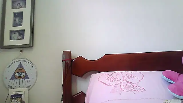 Snapshot of larj021bb chatting on November 20, 2025, 2:18 pm larj021bb online show from November 20, 2025, 2:18 pm