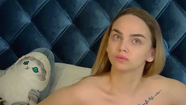 Snapshot of AnitaVenture chatting on November 2, 2025, 4:06 am AnitaVenture online show from November 2, 2025, 4:06 am