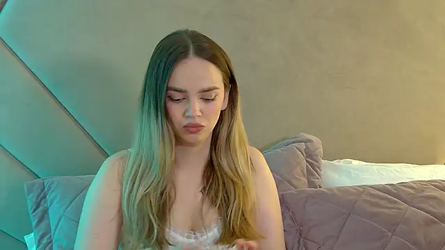 AnitaVenture online show from April 10, 2026, 4:41 am