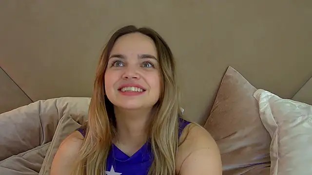 Snapshot of AnitaVenture chatting on October 9, 2025, 4:51 pm AnitaVenture online show from October 9, 2025, 4:51 pm