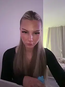blondeeee online show from May 30, 2026, 3:50 pm