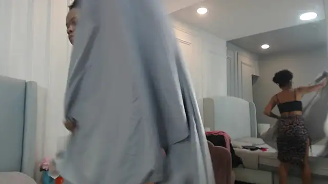 ChantalGarner online show from December 1, 2025, 12:50 pm