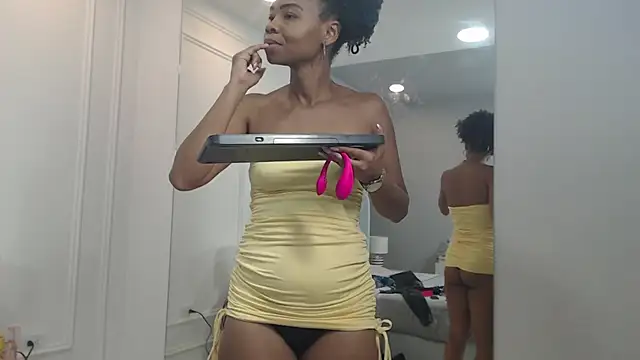 ChantalGarner online show from October 13, 2025, 1:23 pm